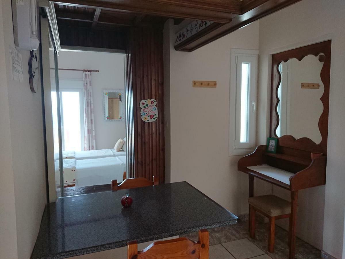 Katerina'S Apartment Plomari エクステリア 写真